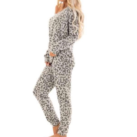 Animal Print 2 piece Lounge Pajama Set 100% Cotton - Picture 3 of 10